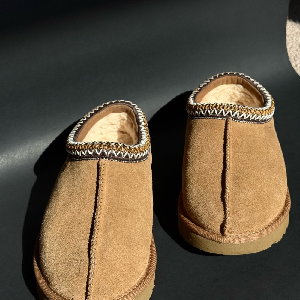 UGG Tasman Slightly Used Size USA 6 EU 37